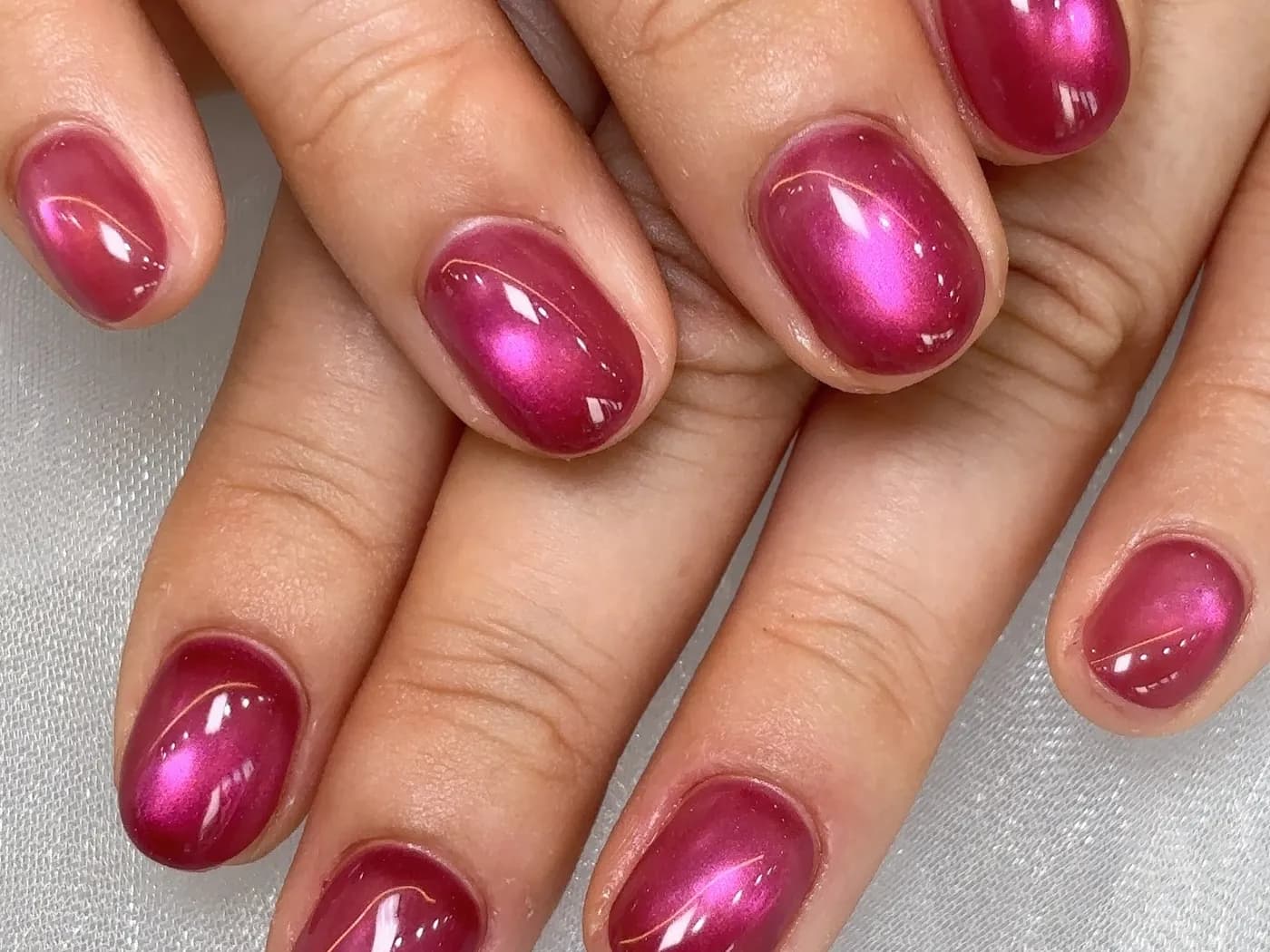 지아네일 명동 nail salon 자석젤 마젠타 캣아이 네일